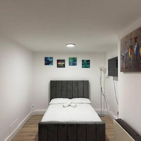 Modern 1 Bedroom - 5 Min Walk From Princess Street Eb1 Эдинбург Экстерьер фото