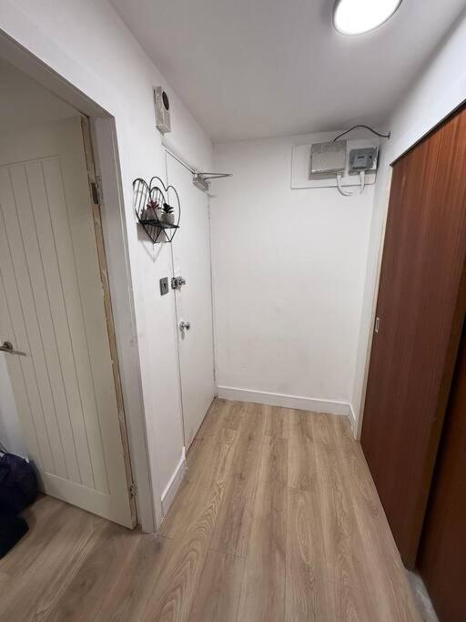 Modern 1 Bedroom - 5 Min Walk From Princess Street Eb1 Эдинбург Экстерьер фото