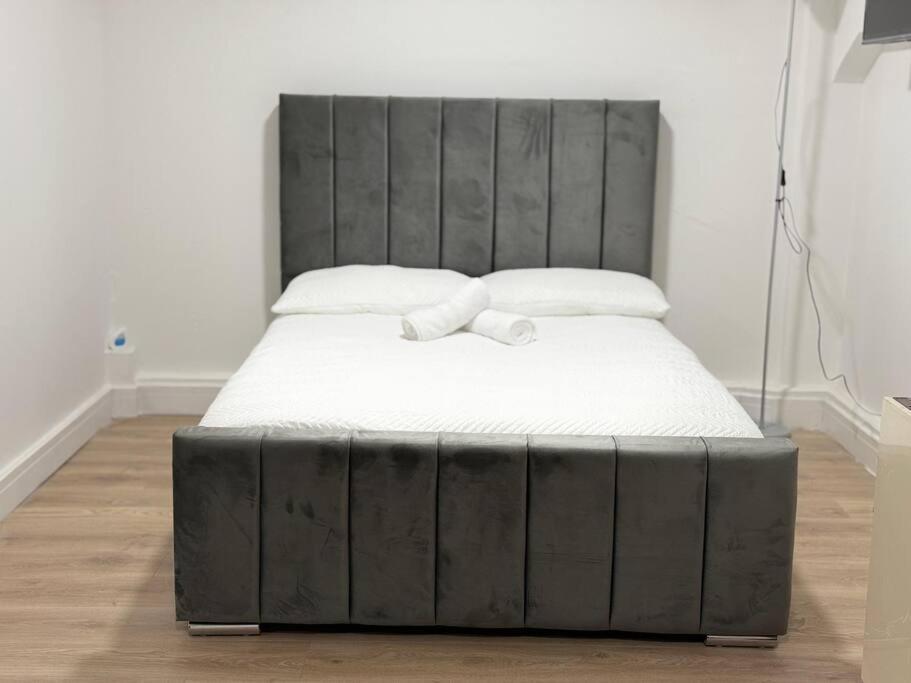 Modern 1 Bedroom - 5 Min Walk From Princess Street Eb1 Эдинбург Экстерьер фото